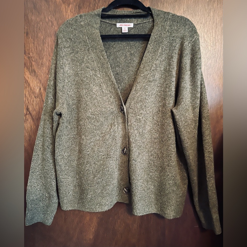 Joe Fresh, women’s plus size V-Neck Cardigan, army green, excellent condition.